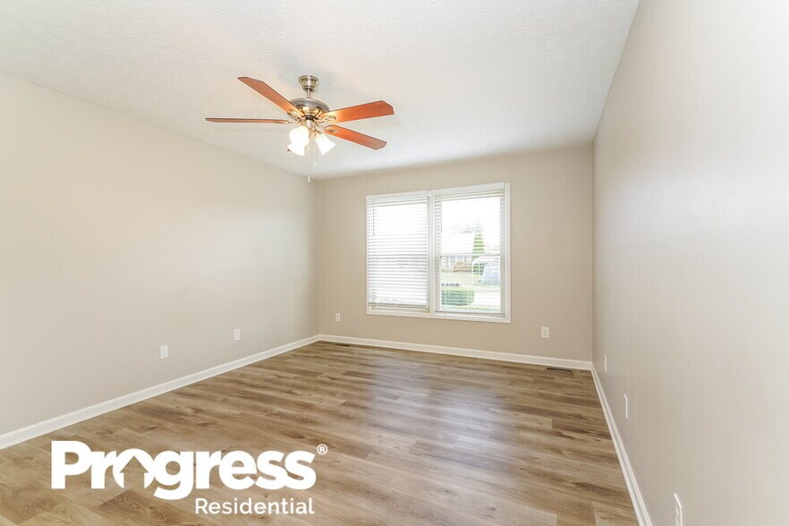 Building Photo - 3124 Eastpointe Dr