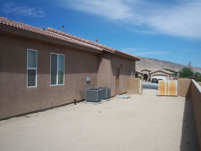 Building Photo - AVAILABLE NOW $200 off First Month Rent