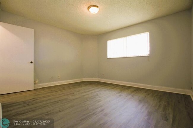 Building Photo - 3457 NW 44th St