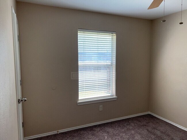 Building Photo - 4402 Breckenridge Dr