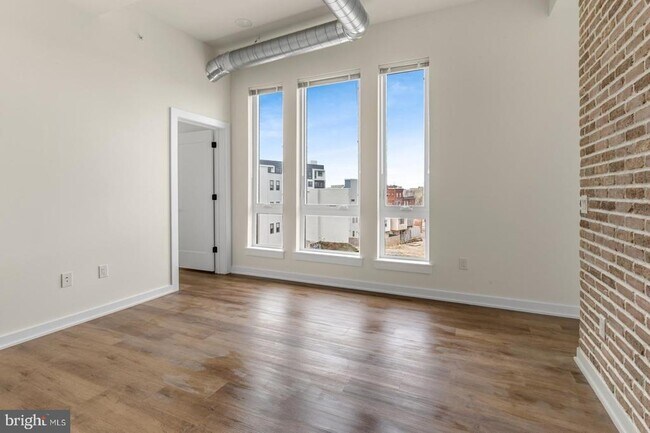 Building Photo - 2401 Frankford Ave