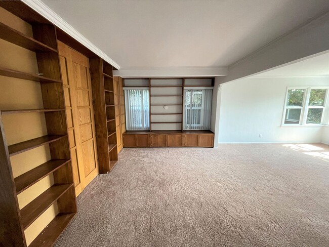 Building Photo - Charming Midtown Ventura Home