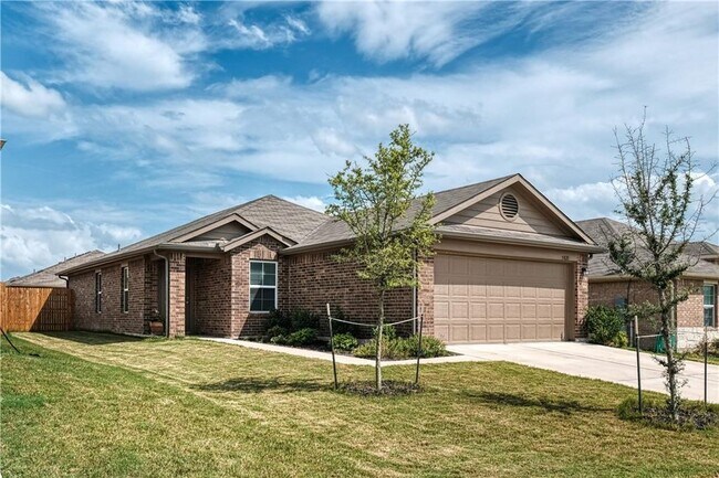 Primary Photo - 5821 Roderick Dr