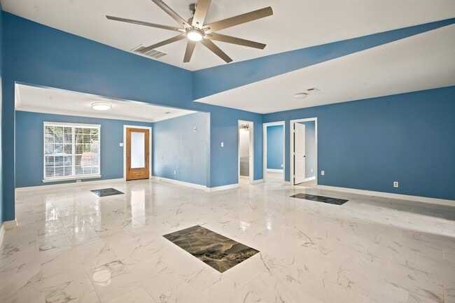 Building Photo - 2016 Knollwood Ln
