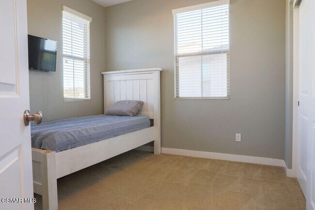 Building Photo - 211 Westpark Ct