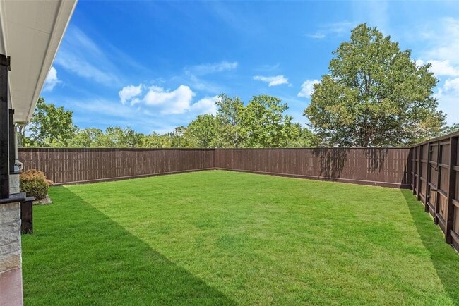 Building Photo - 30062 N Fulshear Dr