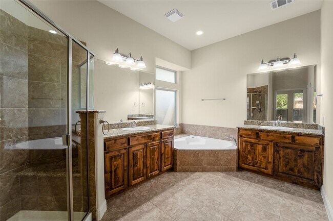 Building Photo - 12848 Walnut Ridge Dr