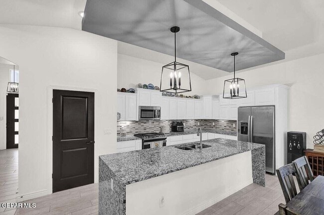 Building Photo - 12365 Desert Wolf Ave