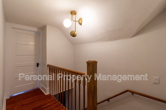 Building Photo - 1701 Franklin St