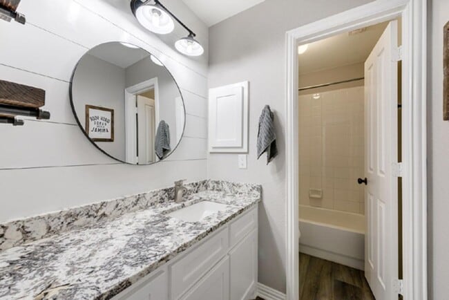 Building Photo - Prestigious 4-3.5-2 w POOL in Grapevine, Carroll ISD!