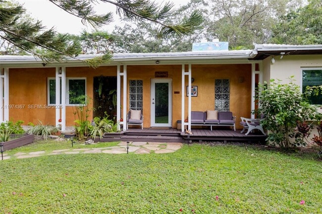 Building Photo - 750 NE 120th St