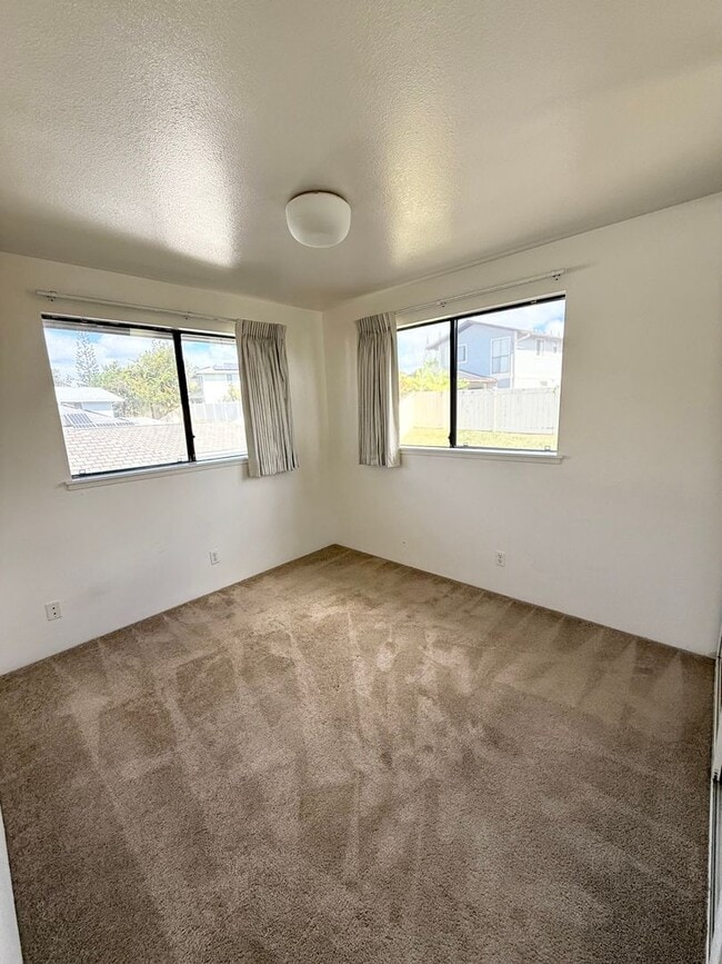 Building Photo - Mililani Mauka - Island Bungalows 3 bedroom 2.5 bath w/enclosed garage single family house