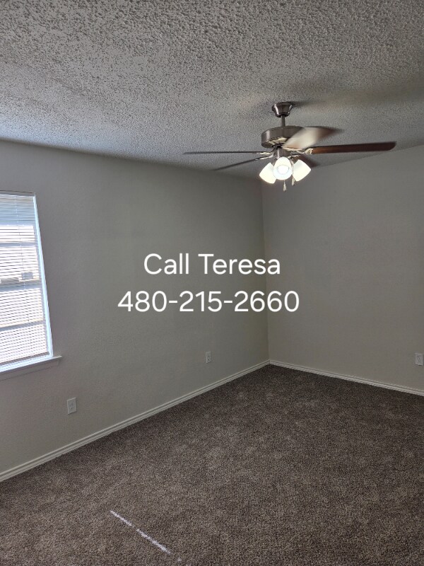 Building Photo - 4325 Chestnut Dr