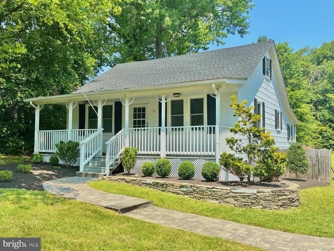 Primary Photo - 118 W Hawthorne Dr
