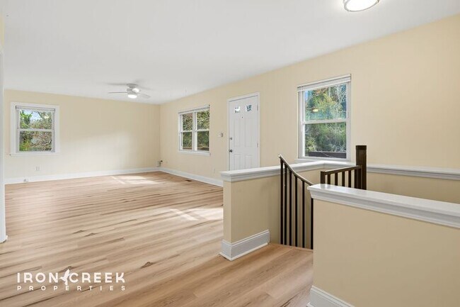 Building Photo - 25 Hazzard St