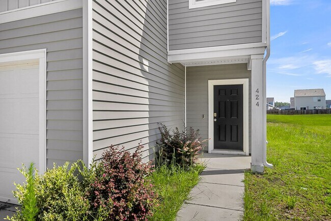 Building Photo - Spacious Living in the Heart of Cane Bay