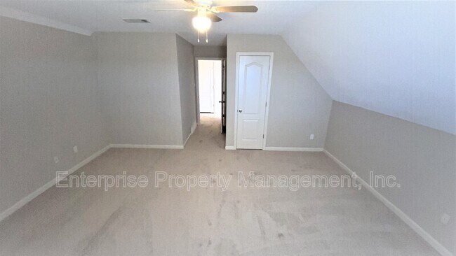 Building Photo - 10204 Sutton Ridge Ln