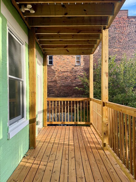 Building Photo - 39 E Clifton Ave