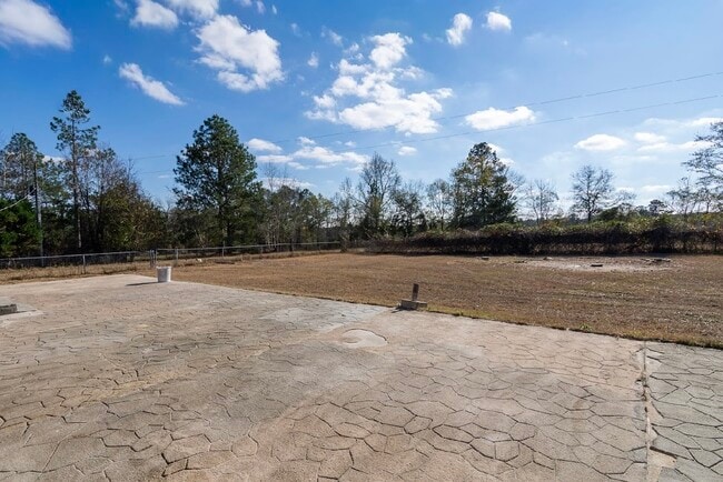 Building Photo - 416 May Rd