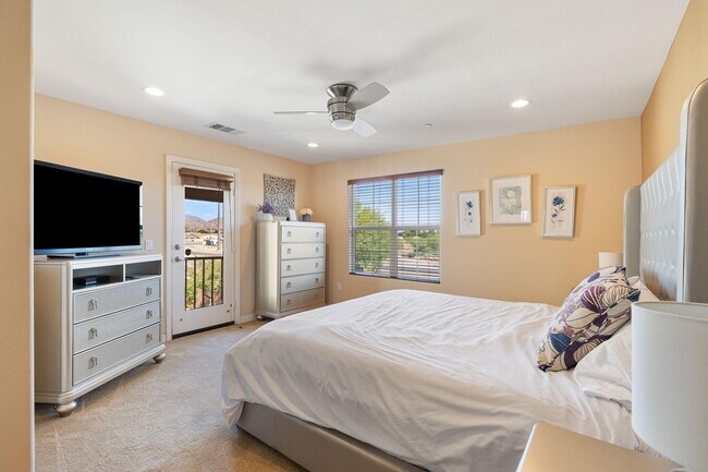 Building Photo - 52050 Rosewood Ln