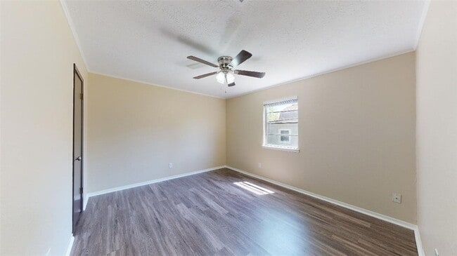 Building Photo - 4130 Willow Oak St