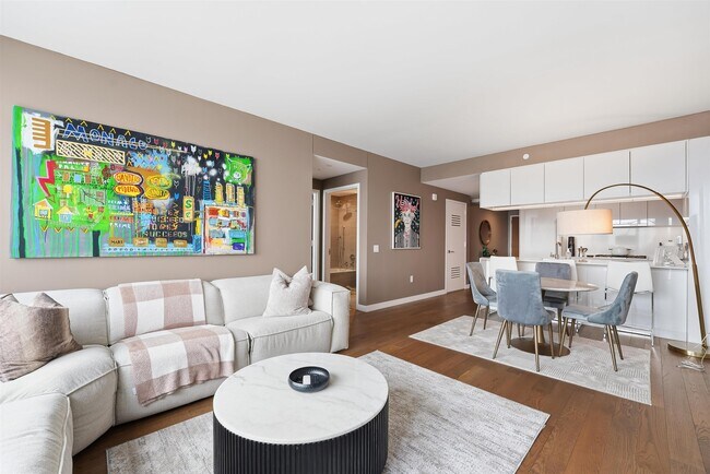 Building Photo - 99 Hudson St