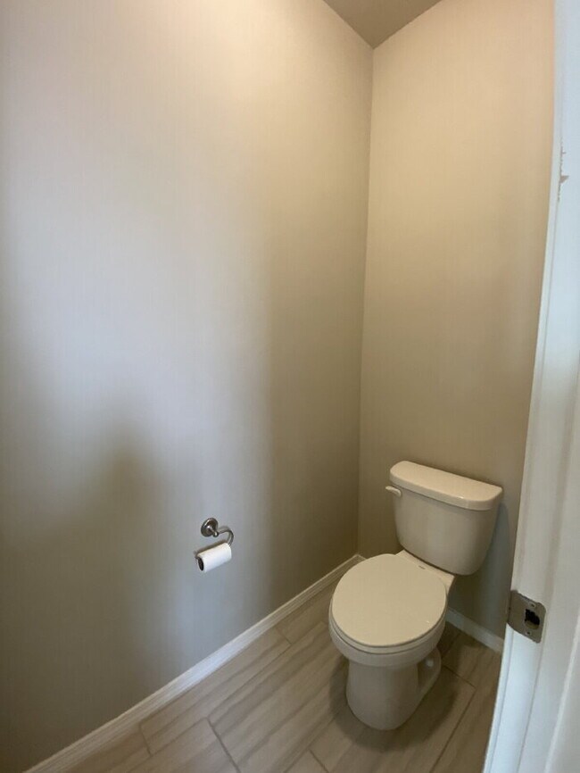 Building Photo - Single story 4BR/2Bath/Open Floor Plan/1907 Sqr Ft