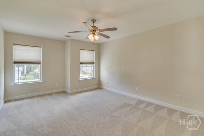 Building Photo - 127 Magnolia Dr