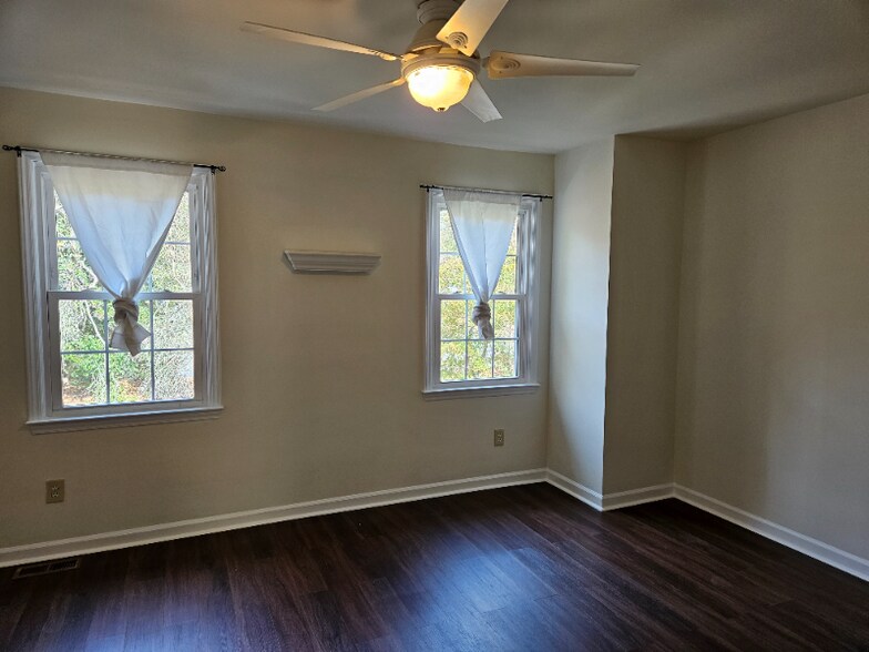 Building Photo - 116 St Andrews Ln