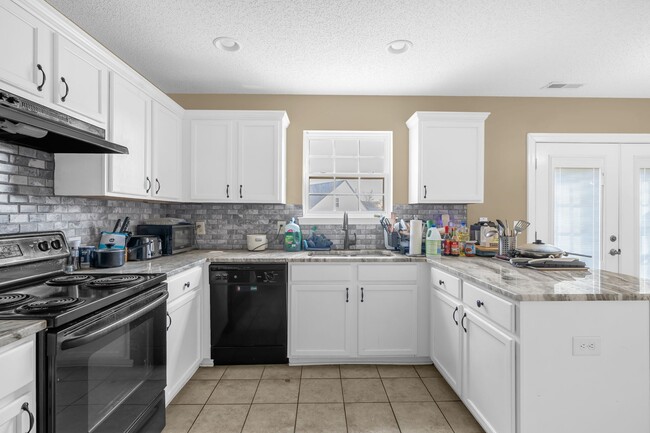 Building Photo - 10510 Plantain Ct