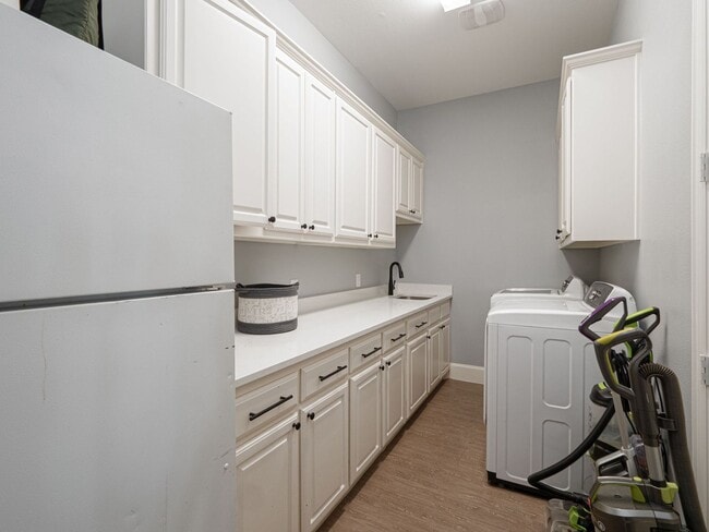 Building Photo - open concept 4bd - rent to own