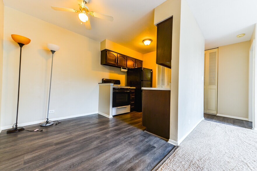 Building Photo - 1475 Rebecca Dr