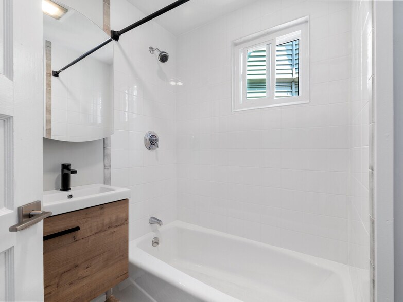 Building Photo - 59 Hawthorne St