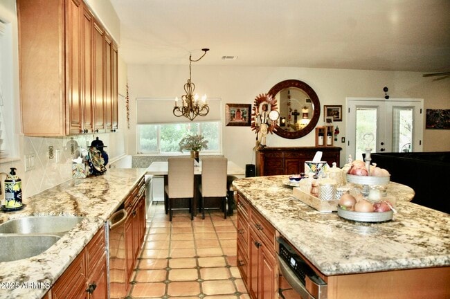 Building Photo - 6108 E Morning Vista Ln