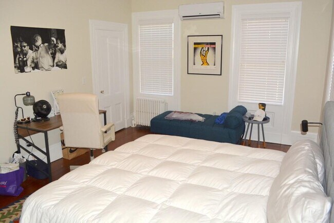 Building Photo - 93 Power St