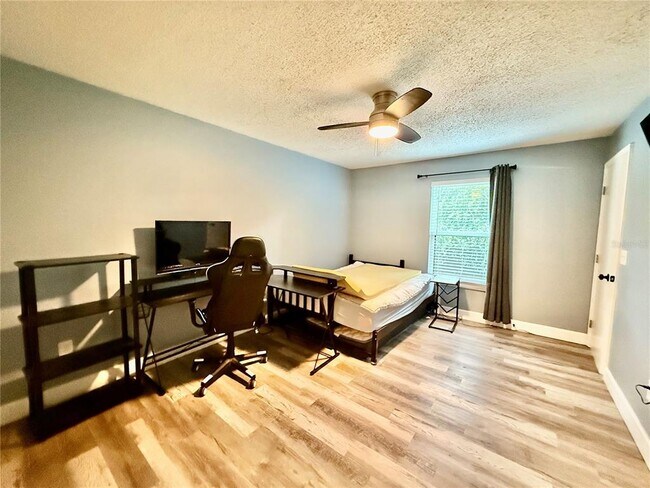 Building Photo - 3958 Dream Oak Pl