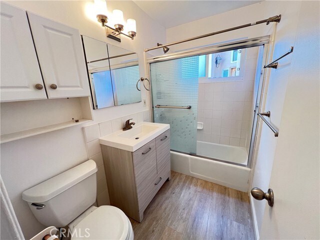 Building Photo - 25081 La Cresta Dr