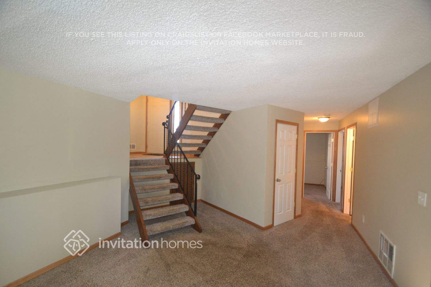 Building Photo - 8239 Hampshire Ct N