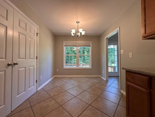 Building Photo - 102 Brookhaven Dr