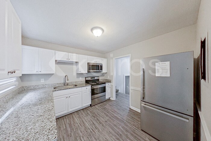 Building Photo - 6537 St Louis St