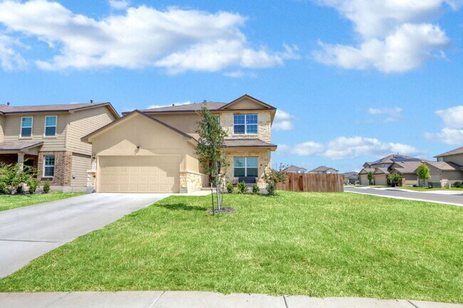 Building Photo - "Spacious Elegance at 110 Spurfowl: 5-Bedr...