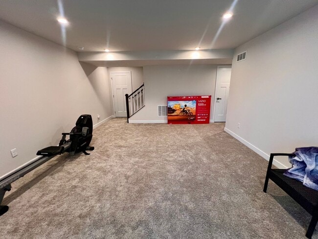 Building Photo - Sewickley - 4 Bedroom 3.5 Bathroom - End U...