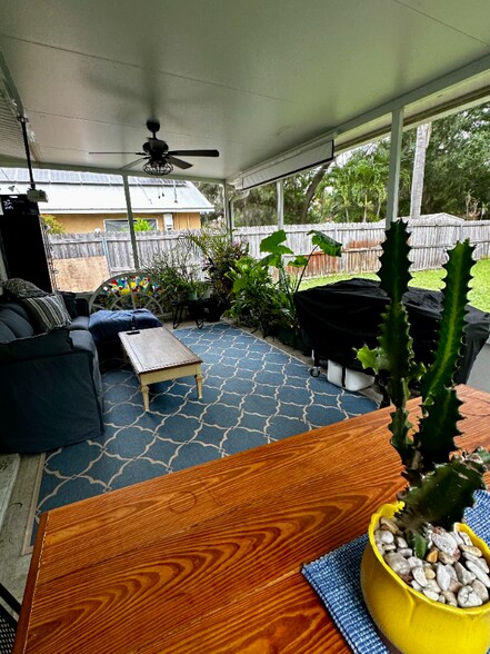 Building Photo - 5845 27th Ave S