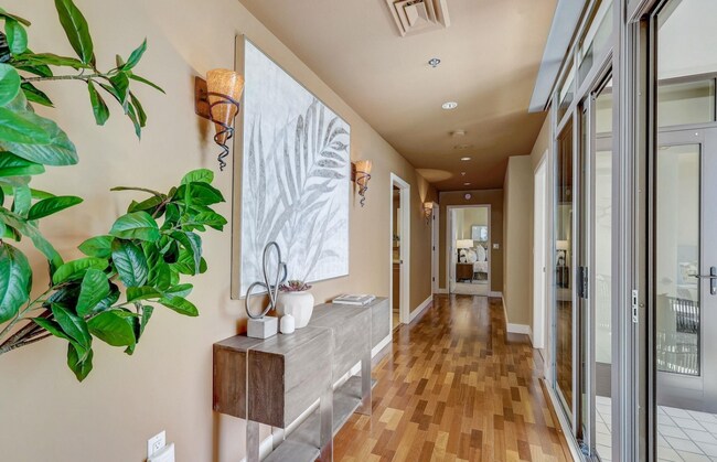 Building Photo - 700 W Harbor Dr