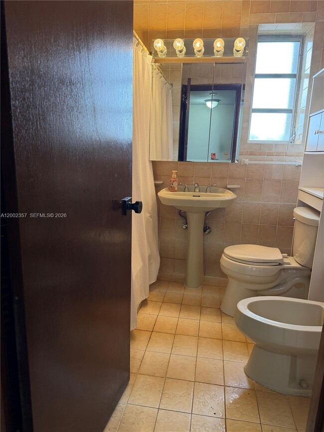 Building Photo - 251 SW 69th Ave