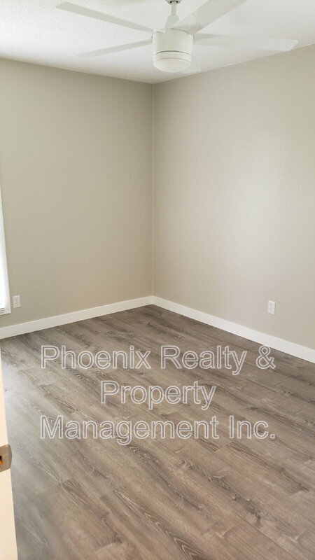 Building Photo - 1362 Tipperary St