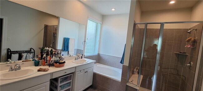 Building Photo - 2268 Hat Bender Lp