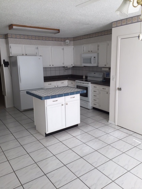 Building Photo - 2 Bed 2 Bath Home