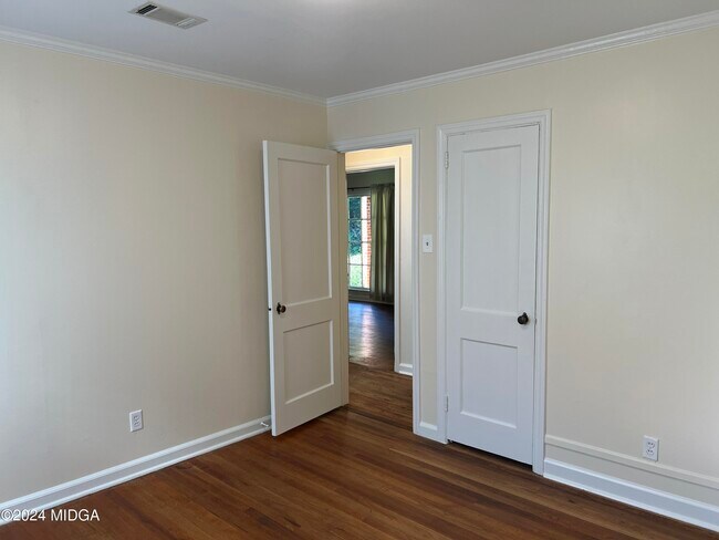 Building Photo - 110 Bragg St