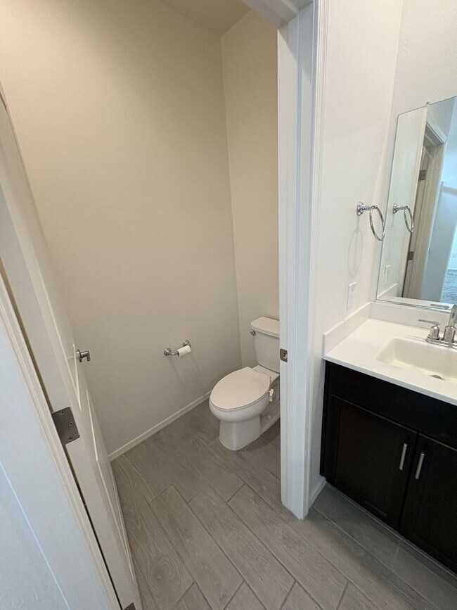 Building Photo - Vail School District with great views 4 bedroom plus den